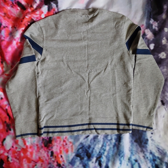 Guess Crewneck Front Logo Sweater - Picture 3 of 7